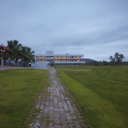Rns Golf Resort & Nature Cure Centre Māvalli Zewnętrze zdjęcie