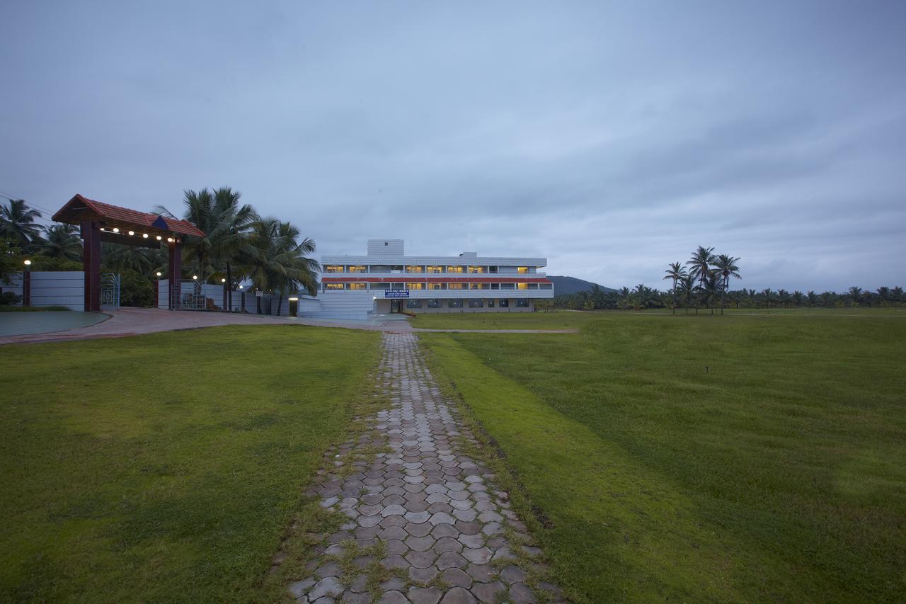 Rns Golf Resort & Nature Cure Centre Māvalli Zewnętrze zdjęcie